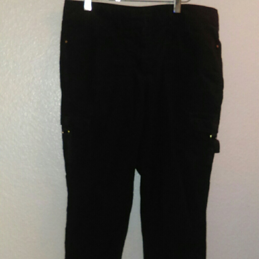 White House Black Market black cargo Capri pants